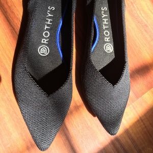 Black Pointed Toe Rothy Flats, Size 7
